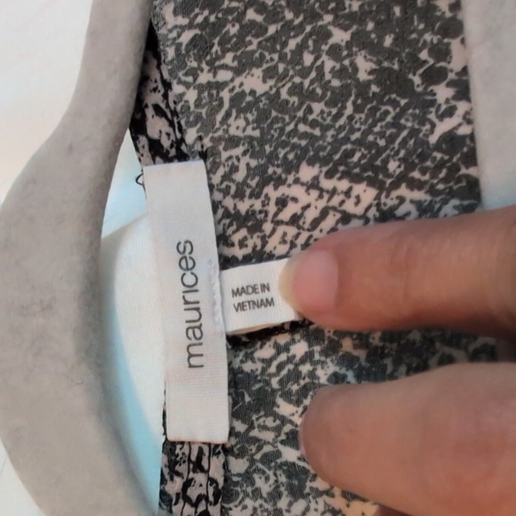 Maurice's snake print blouse - Picture 9 of 9